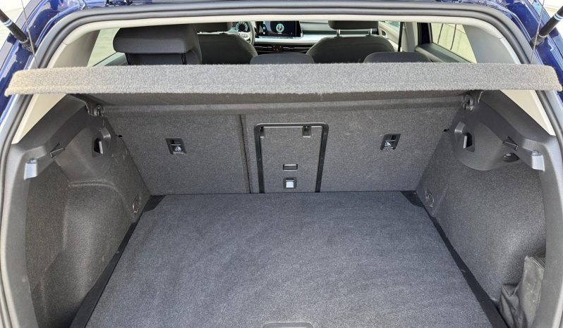 
								VOLKSWAGEN Golf 1.0 eTSI Life DSG 81kW – 2093 MPV full									