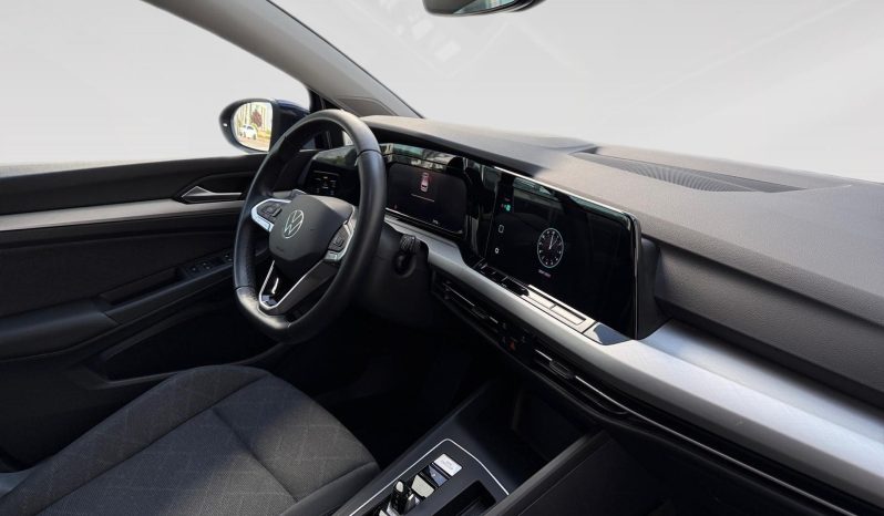
								VOLKSWAGEN Golf 1.0 eTSI Life DSG 81kW – 2093 MPV full									