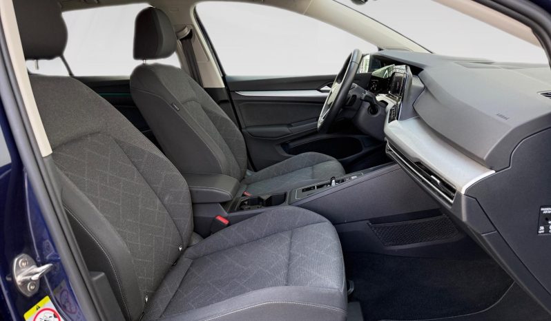 
								VOLKSWAGEN Golf 1.0 eTSI Life DSG 81kW – 2093 MPV full									
