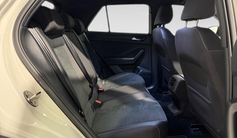 
								VOLKSWAGEN T-Roc 1.5 TSI Dark Line DSG7 110KW full									