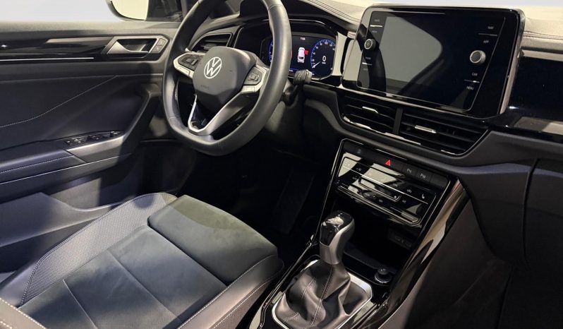 
								VOLKSWAGEN T-Roc 1.5 TSI Dark Line DSG7 110KW full									