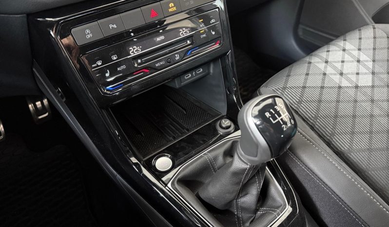 
								T-Cross R-Line 1.0 TSI 85 kW (116 CV) 6 vel. – 9871NFN full									