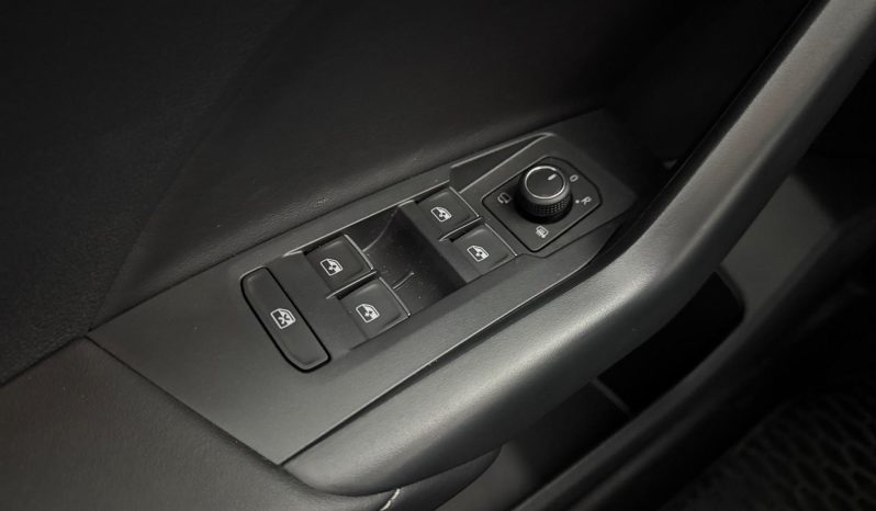 
								T-Cross R-Line 1.0 TSI 85 kW (116 CV) 6 vel. – 9871NFN full									