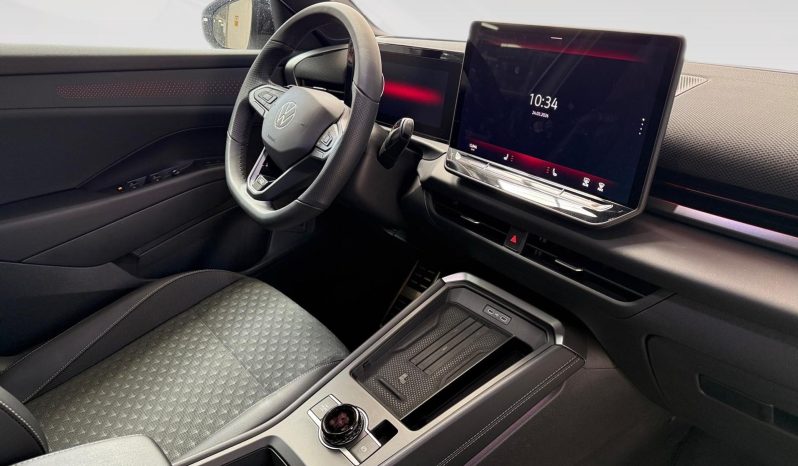 
								T-Roc 1.5 eTSI R-Line 1st Edition DSG7 110kW – 6919NHR full									