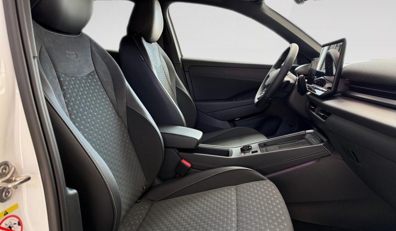 
								T-Roc 1.5 eTSI R-Line 1st Edition DSG7 110kW – 6919NHR full									