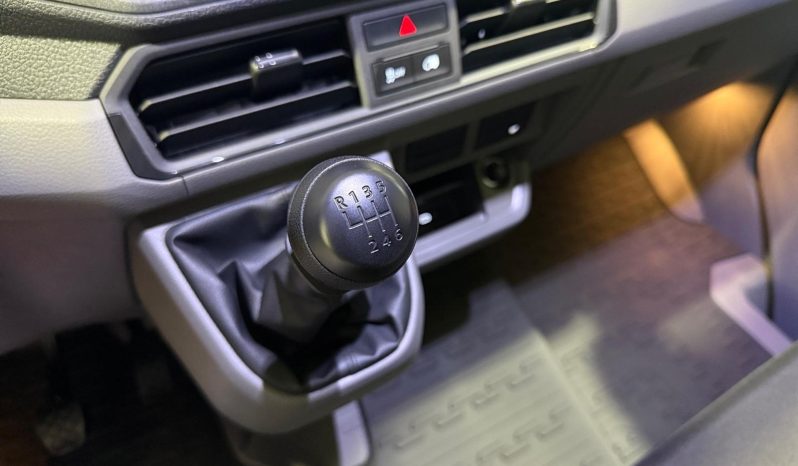 
								Crafter Furgón 2.0TDI SCR 30 BM L3H2 103kW – 3779NHW full									