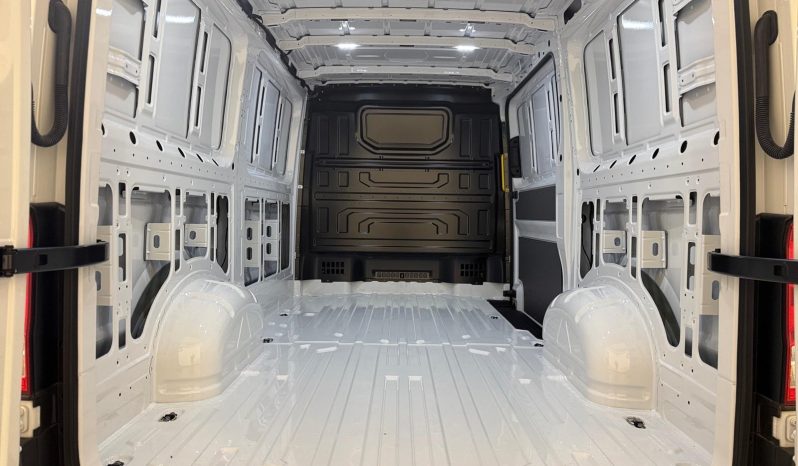 
								Crafter Furgón 2.0TDI SCR 30 BM L3H2 103kW – 3779NHW full									